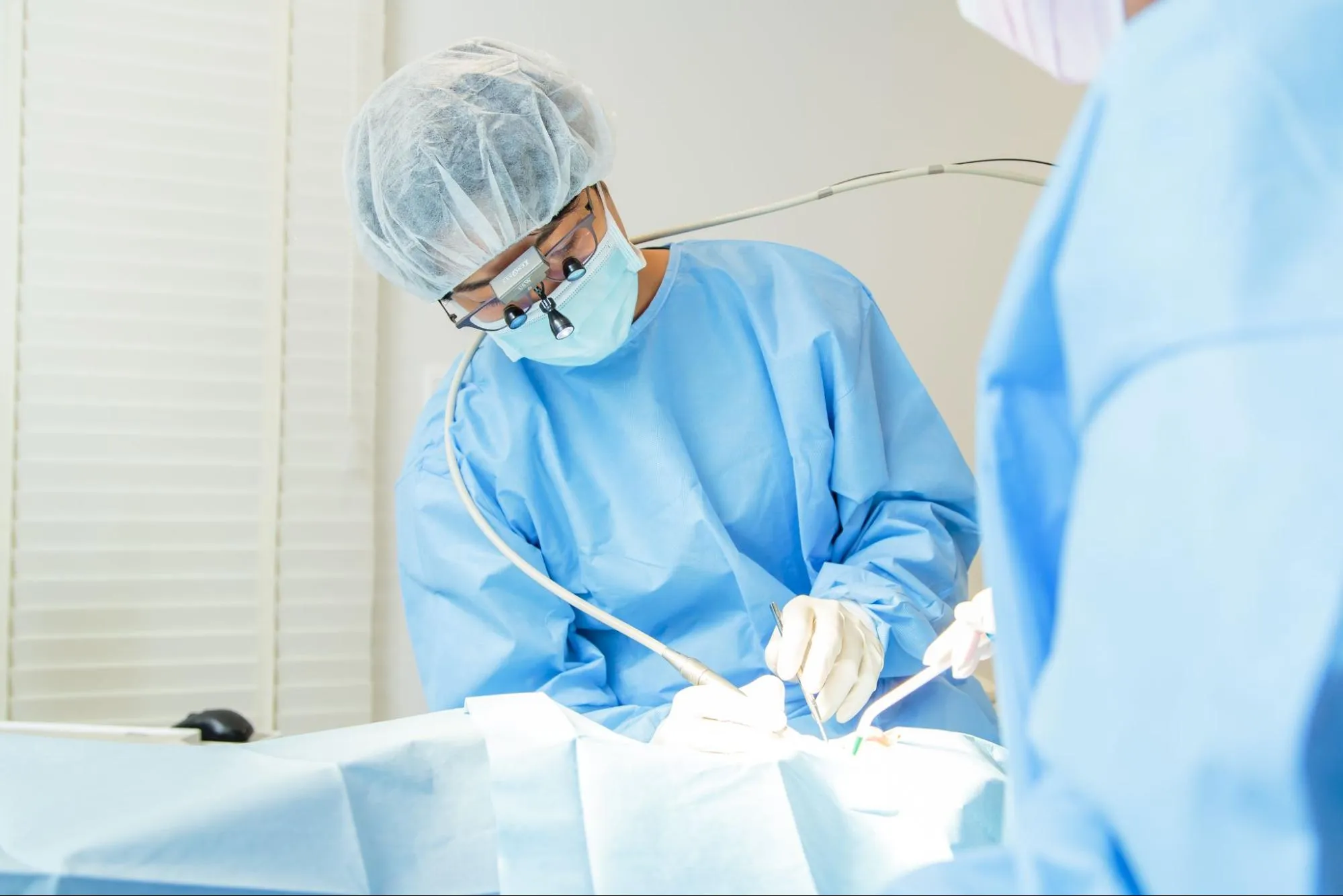 骨の中を「見ながら」行う、安心のインプラント手術